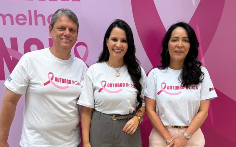 Tarcísio chama Leticia Aguiar de “embaixadora do Vale” e primeira-dama declara apoio à deputada